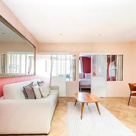 Designer & Air-conditioned 2br, 17 * Parijs