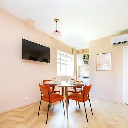 Designer & Air-conditioned 2br, 17 باريس