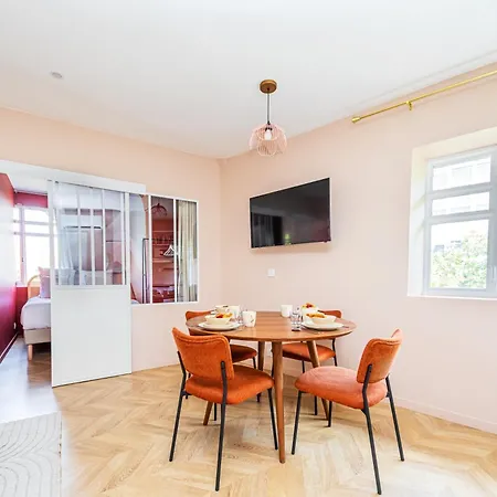 Apartman Designer & Air-conditioned 2br, 17