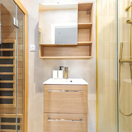 شقة Designer & Air-conditioned 2br, 17