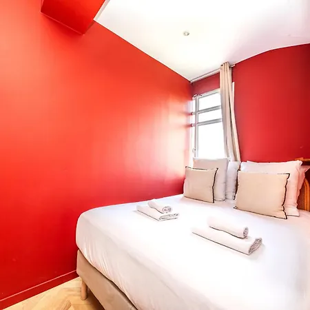 Designer & Air-conditioned 2br, 17 Apartman