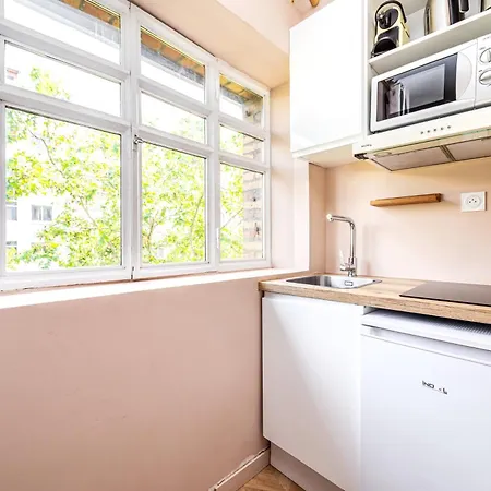 Designer & Air-conditioned 2br, 17 *