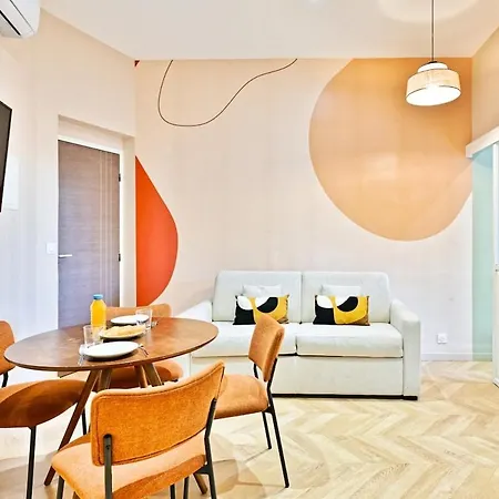 Designer & Air-conditioned 2br, 17 Apartman *