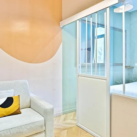 Designer & Air-conditioned 2br, 17 Appartement Paris