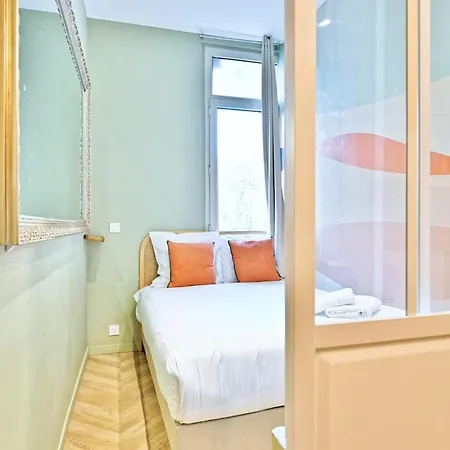 Appartement Designer & Air-conditioned 2br, 17 Paris