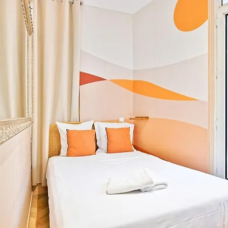 Designer & Air-conditioned 2br, 17 Paris