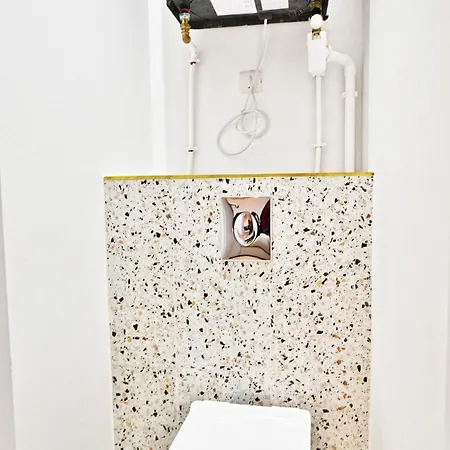 Designer & Air-conditioned 2br, 17 Apartman *