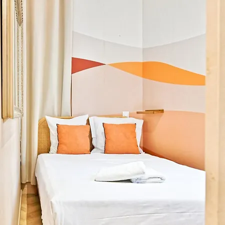 Appartement Designer & Air-conditioned 2br, 17