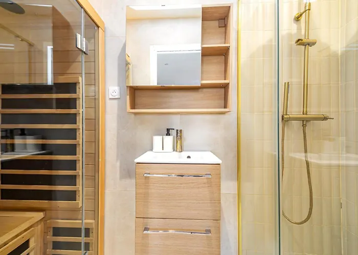 Lejlighed Designer & Air-conditioned 2br, 17