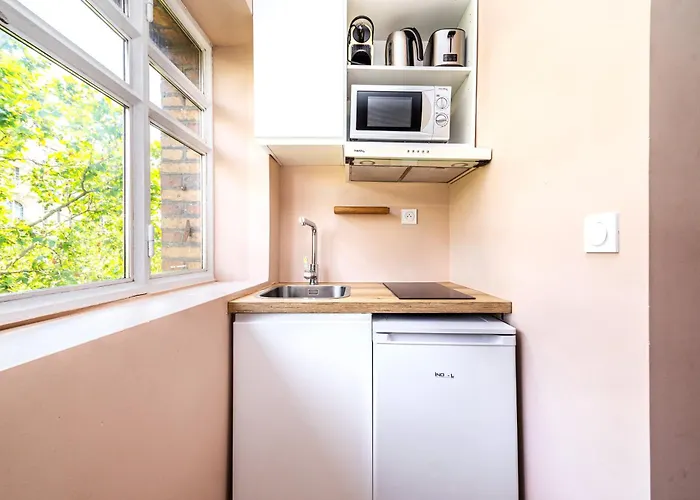 Designer & Air-conditioned 2br, 17 Lejlighed *